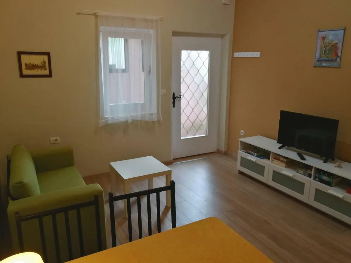 Apartman Regina Pula 0*,  Croatia